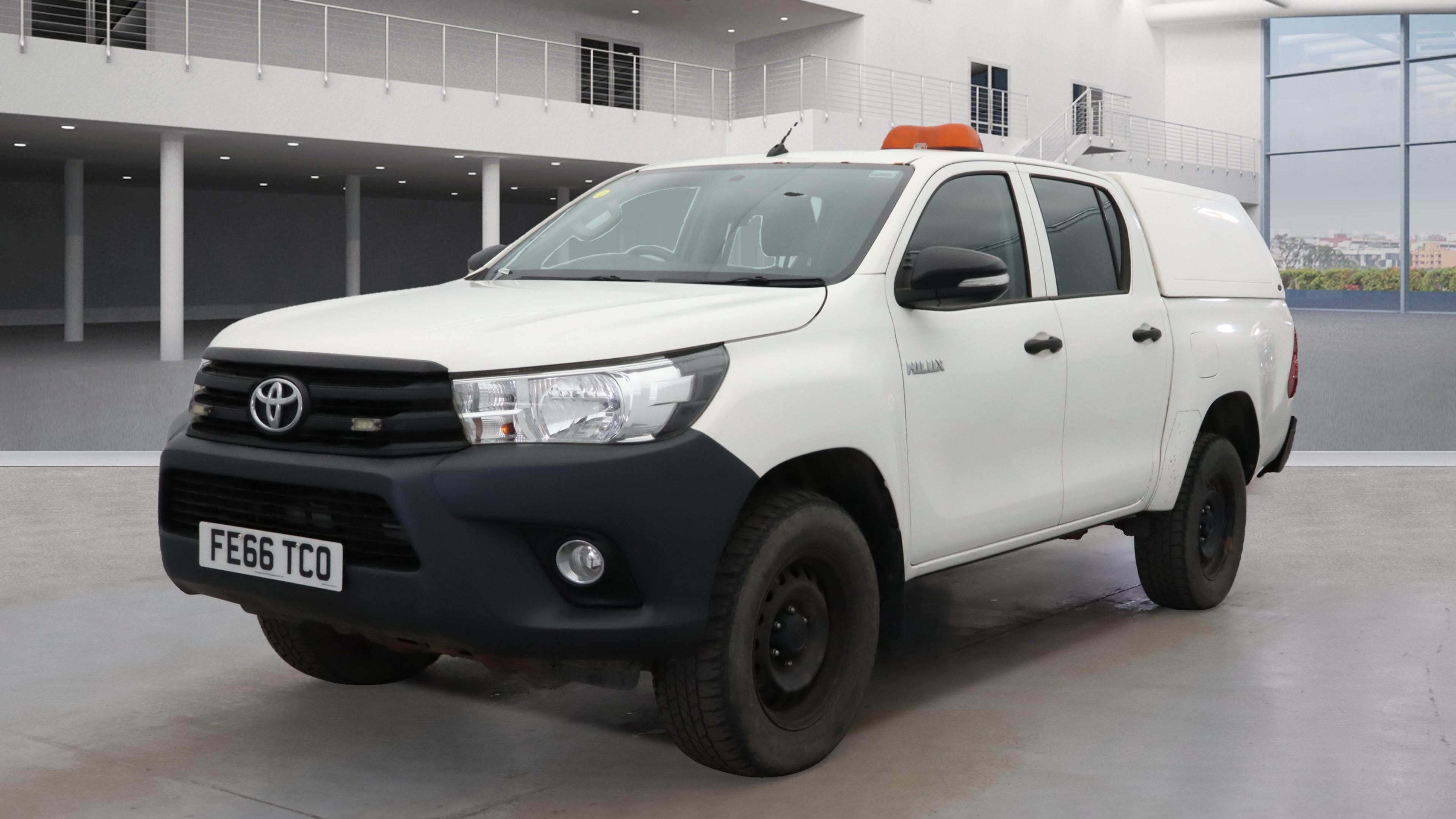 TOYOTA Hilux
